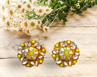 Vintage 50s flower earrings clips