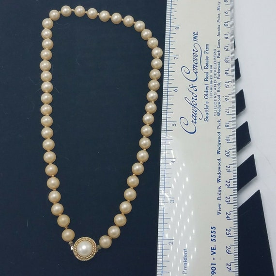 Vintage Crown Trifari Faux Pearl Bead Necklace - image 5