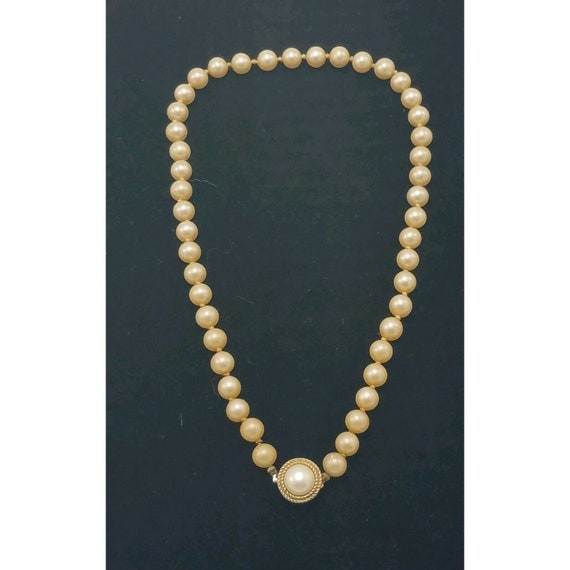 Vintage Crown Trifari Faux Pearl Bead Necklace - image 1