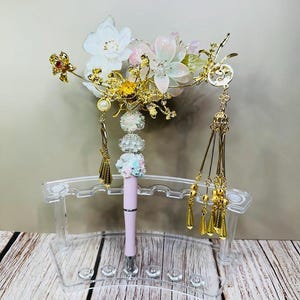 White flowers, moon pen with danglings.  Moon Beaded Pen, pinkish shiny Pen, Handmade Beadable Pens,Refillable ink.