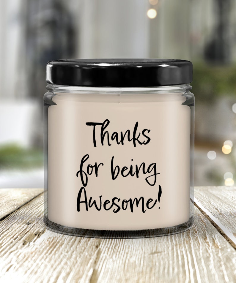 Świeca Thanks for Being Awesome 9 uncji | Świeca na prezent, Zapachowa świeca sojowa, Prezent pełen znaczenia, Świeca odlewana ręcznie, Organiczne rękodzieło, Dekoracja świec zdjęcie 2