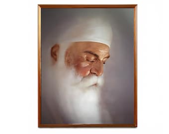 Divine and Pure Portrait of Guru Nanak Dev Ji – Spiritual Leader