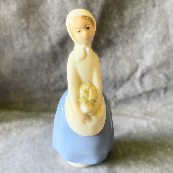 Vintage Rex Valencia Girl Maiden Porcelain Figurine 5 3/4”