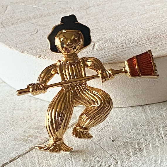 Vintage Avon Scarecrow Boy Brooch Pin Enameled Go… - image 1