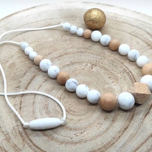 Silicone wooden breastfeeding and bottle-feeding necklace