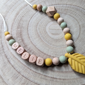 Nursing necklace first name leaf