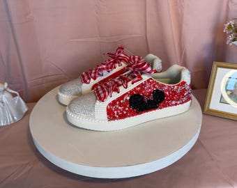 Authentieke Disney Mickey Mouse-sneakers met strassteentjes | Damesmaat 10 | Met de hand verfraaide Disney-schoenen | Bling Disney Park-schoenen | Uniek