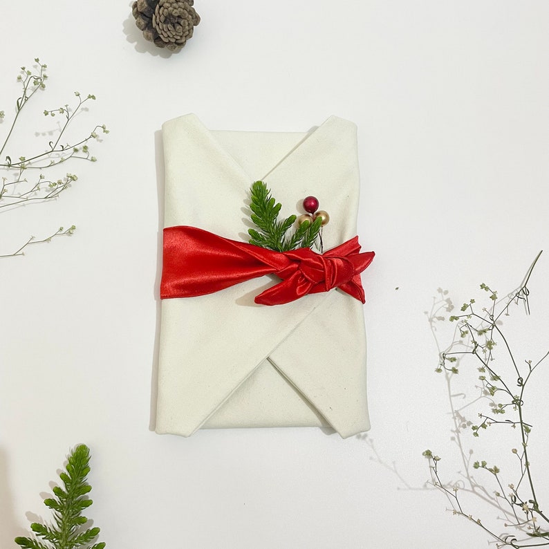 Emballage cadeau de Saint-Valentin Emballage cadeau réutilisable et respectueux de l'environnement Tissu d'emballage Furoshiki fabriqué à la main à partir de toile 100 % coton avec ruban de satin image 8