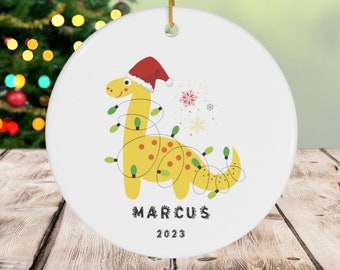 Adorno de dinosaurio de Navidad amarillo personalizado, adorno de Navidad lindo para niños pequeños, adorno de Navidad con nombre de bebé, regalo de adorno de recuerdo para niños