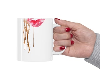 Taza sucia (con mancha de lápiz labial)
