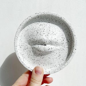 Lip Incense Stick Holder – Jesmonite AC730 | Textured Stone Finish | Handmade Sculptural Burner | Modern Gift