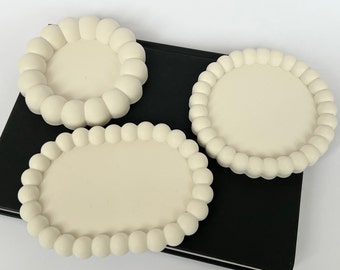 Jesmonite Bubble Edge Trinket Tray | Minimalist White Jewelry Dish, Ring Holder