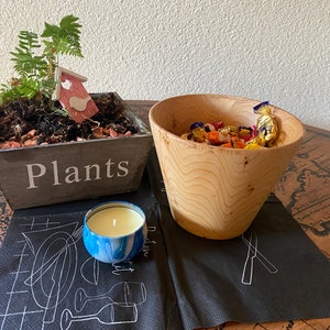 Turned wooden bowl | Handmade bowl made from regional wood | Natural decoration | Unique gift | Wood art for the home | Gift idea