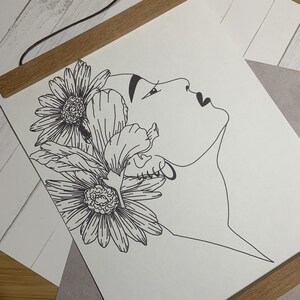 Affiche silhouette de femme fleurie, illustration féminine, décoration d'intérieur minimaliste, dessin au trait noir et blanc ou coloré