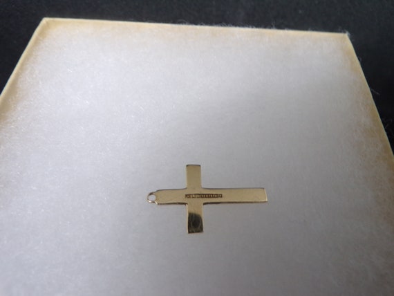 9ct gold cross pendant - image 2