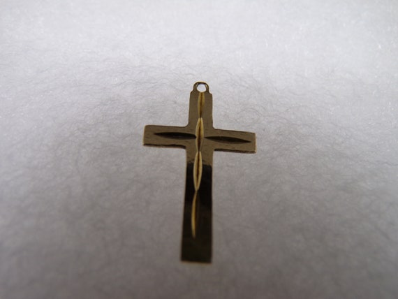 9ct gold cross pendant - image 1
