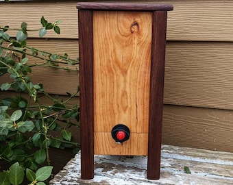Funda para caja de vino de madera de cerezo, soporte para bolsa de vino de madera, dispensador de caja de vino, caja de vino con patas, almacenamiento de caja de vino, caja de vino de nogal, barra