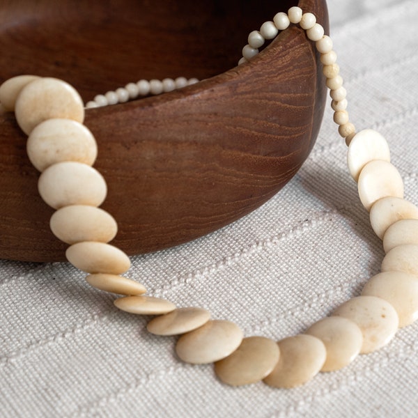 Vintage Bovine Horn Beaded Necklace | Simple Round Disc Bead | Neutral Jewellery | 80's Accessory | Sustainable Slow Fashion | Minimalist