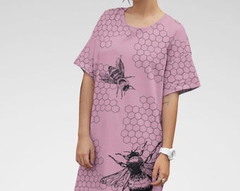 Pink Honeycomb Bee Print Dress: Oversized Boho T-Shirt Style