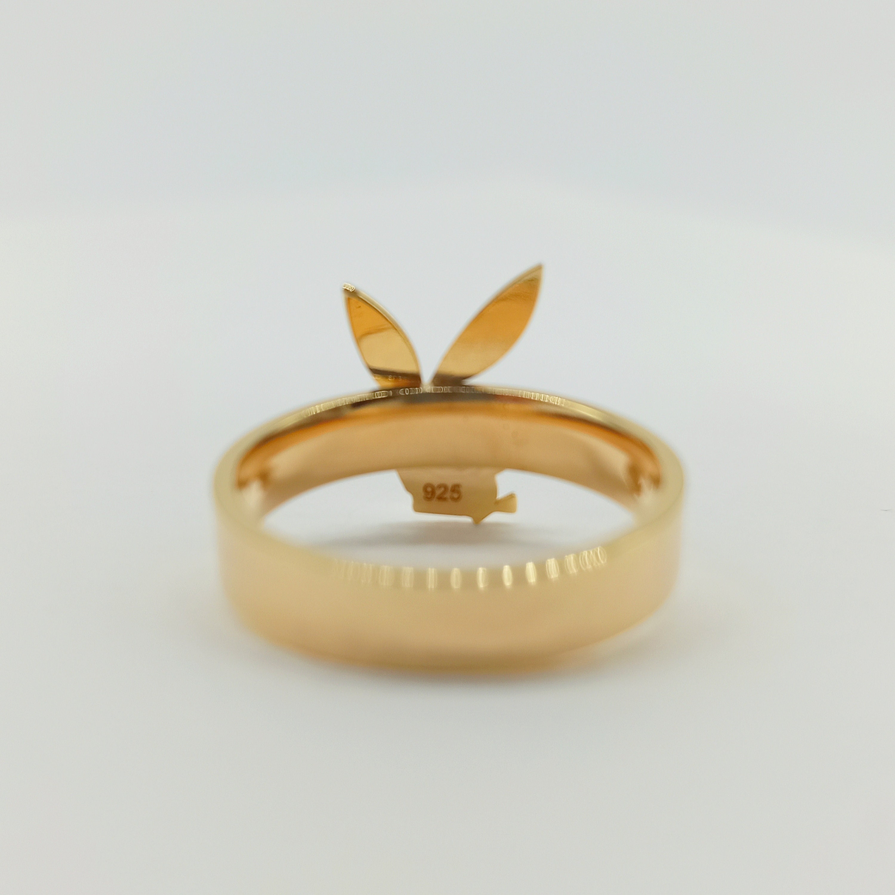 Gold Bunny Ring 18K Vintage Playboy Fashionable Gift for Her Gold Bunny Ring 18K Vintage Playboy Fashionable Gift for Her