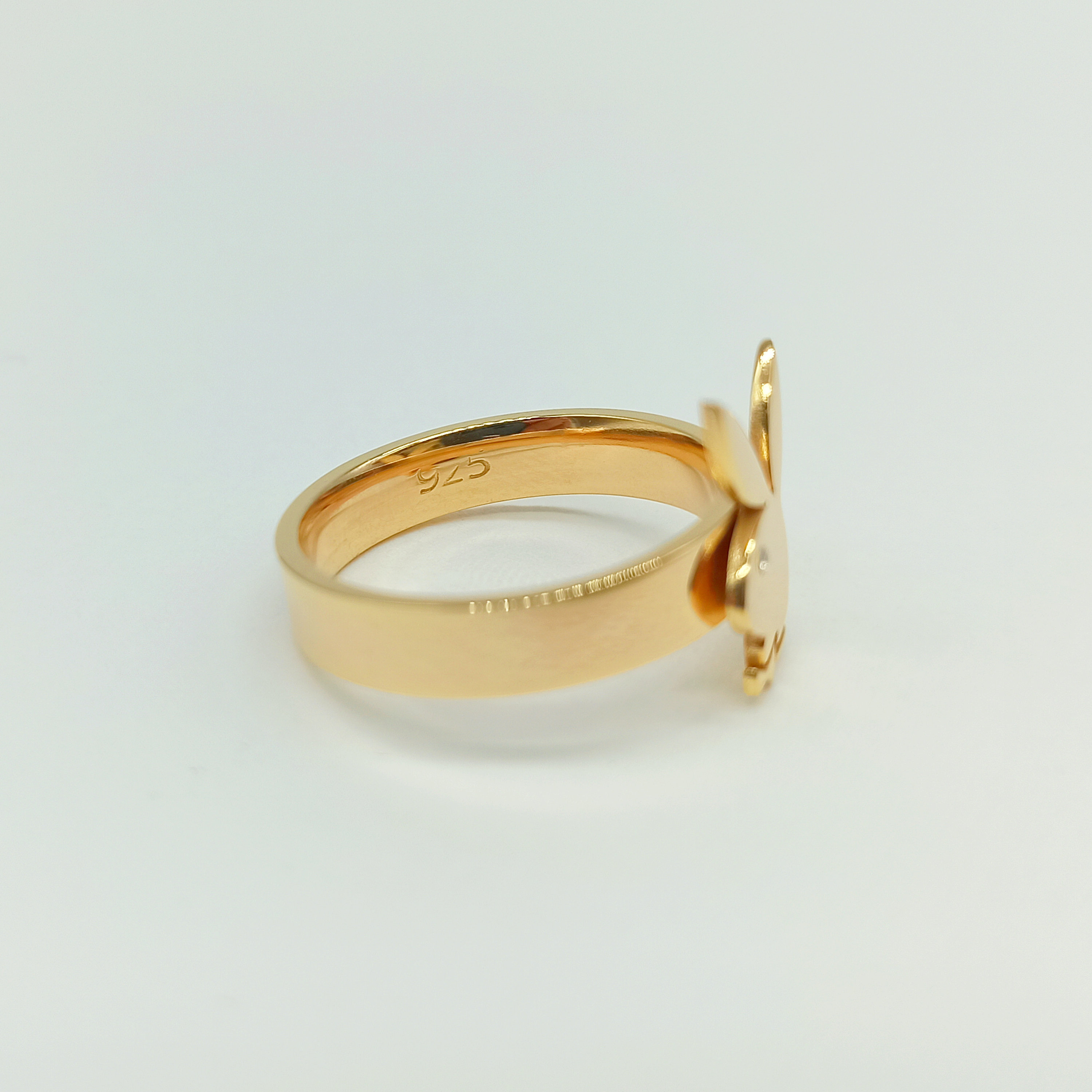Gold Bunny Ring 18K Vintage Playboy Fashionable Gift for Her Gold Bunny Ring 18K Vintage Playboy Fashionable Gift for Her