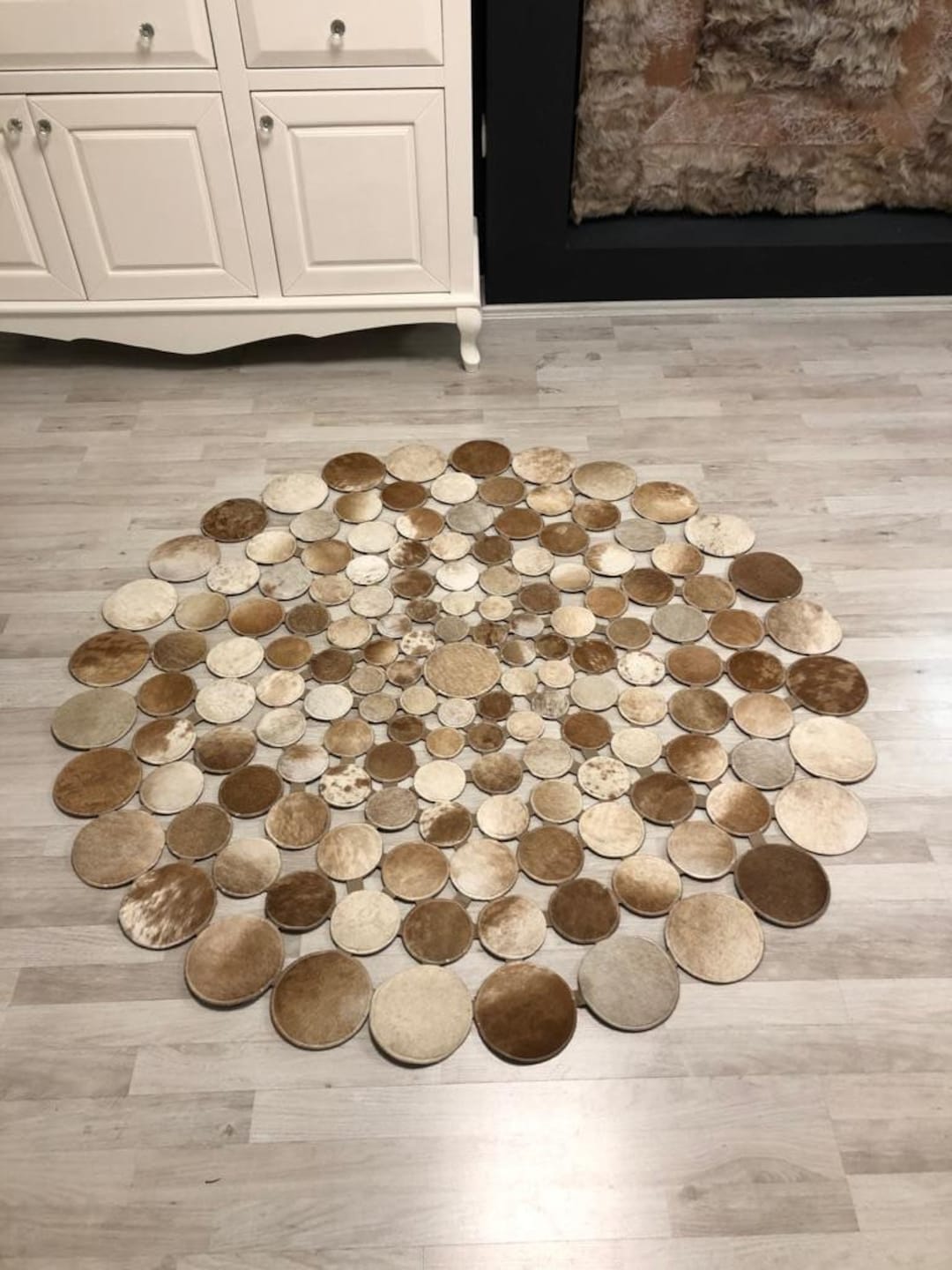 Round Hide Rugs Handmade Natural Cowhide Round Rug, Patchwork Leather Carpet - Etsy