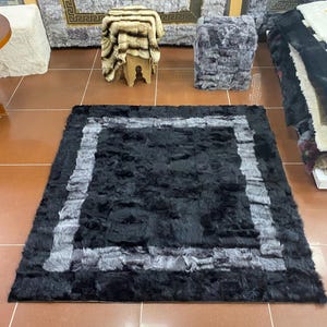 Alfombra grande de piel de oveja negra y gris, acogedora y amplia para sala de estar, elegante decoración del hogar, regalo ideal para amigos, regalo de Navidad.