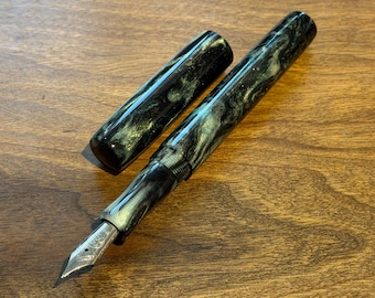 Handmade Green and Black Diamondcast Fountain Pen, Luxury ink pen