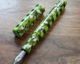 Luxury Handmade fun green Bespoke Fountain Pen, luxury ink pen