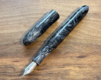 Pluma estilográfica artesanal 'Acero Azul', pluma de tinta de lujo