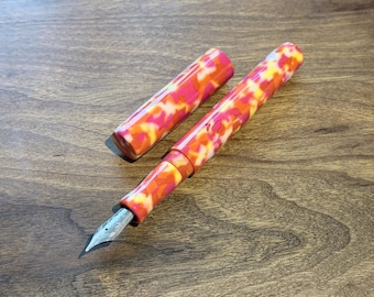 Pluma estilográfica Fiesta de acetato de celulosa hecha a mano, pluma de tinta de lujo