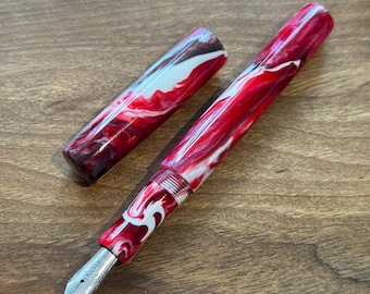 Pluma estilográfica "Fresas cubiertas de chocolate" hecha a mano, pluma de tinta coleccionable de lujo.