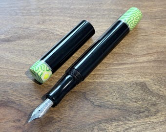 Pluma estilográfica artesanal SEM de ebonita y fibra Crazy Fibre, pluma de tinta de lujo