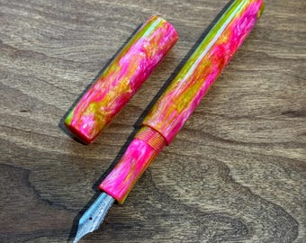 Pluma estilográfica Brooks Blanks rosa neón y verde hecha a mano, pluma de tinta de lujo