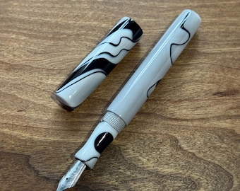 Pluma estilográfica Yin Yang hecha a mano, pluma coleccionable de lujo