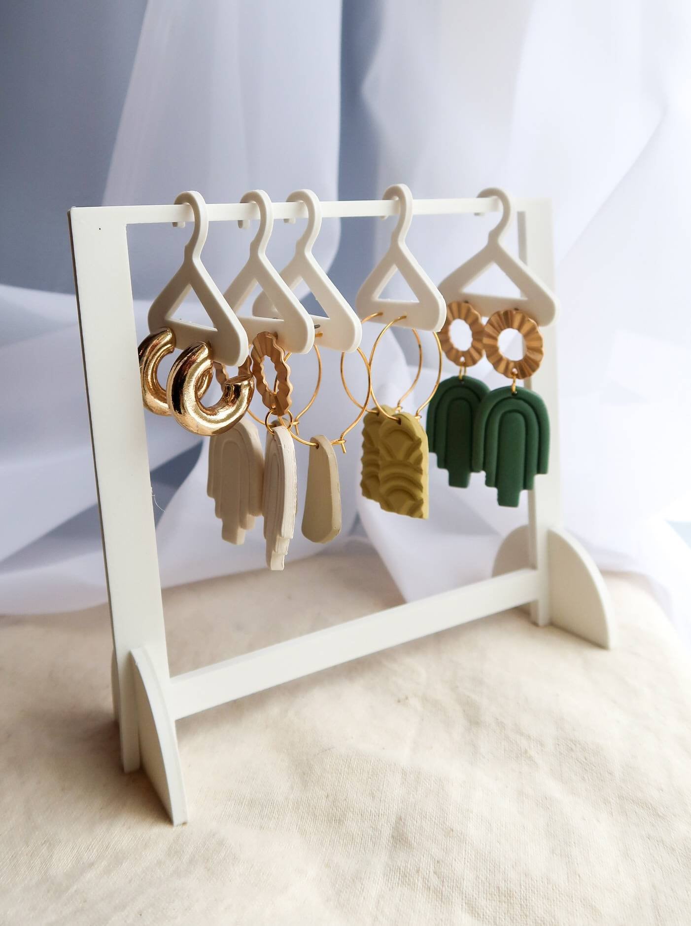 Earring Rack Earring Hanger Displays With 6 Mini Hangers Frosted Acrylic  Earring Holder Miniature Clothing Rack for Earrings -  Denmark