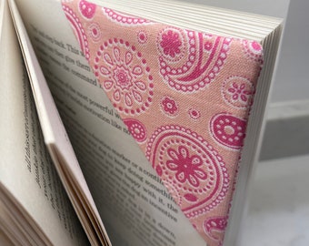 Fabric corner bookmark