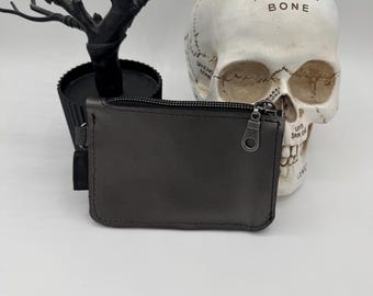 Cartera de cuero color plata envejecida: Plata, estilo gótico, ideal para regalo, tarjetero y monedero.