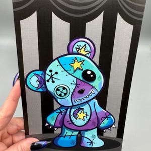 Stampa artistica Patchwork Bear, Giorno del filo, Carta Premium, Goth, Regalo