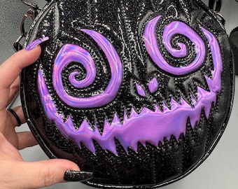 Bolso circular con forma de calabaza, color negro brillante y morado iridiscente, ideal para Halloween, gótico, regalo.