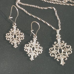 Vintage Open Scroll Pendant Necklace & Earrings Set