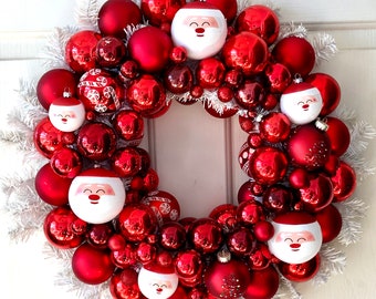 Corona de adornos, decoración navideña, corona de adornos de Papá Noel, corona de adornos navideños