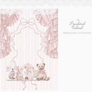 Pode incluir: Ilustra&ccedil;&atilde;o em aquarela de um design de interiores rosa e branco. A imagem inclui uma prateleira com uma l&acirc;mpada, um coelho, um objeto decorativo e um ursinho de pel&uacute;cia. O texto "The Powdered Cabinet" e "PREMADE CARDS - JUST ADD TEXT" tamb&eacute;m s&atilde;o vis&iacute;veis.