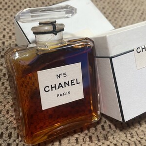 Chanel No. 5 120 Ml. or 4 Oz. Flacon Eau De Toilette 1921 -  Hong Kong