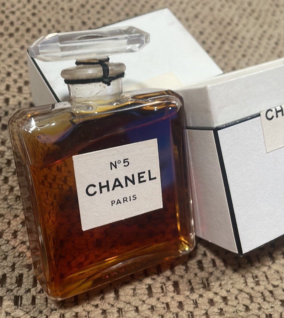 CHANEL No5 BODY SATIN SPRAY Fabulous & Incredibly Rare 110ml of 125ml  Marked Box