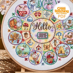 K&ouml;nnte beinhalten: Ein Kreuzstichmuster in einem Holzreifen mit einem farbenfrohen Design mit dem Text "Hello June". Das Design enth&auml;lt verschiedene saisonale Motive wie einen Schneemann, Blumen und Eiswaffeln. Der Text "The World of Cross Stitching Patterns PDF" ist ebenfalls sichtbar.