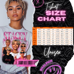 Pode incluir: Tabela de tamanhos de camiseta unissex com medidas em polegadas e cent&iacute;metros. A tabela mostra as medidas de busto, comprimento, ombro e manga para os tamanhos S a 5XL. A tabela &eacute; impressa em um fundo branco com texto rosa e um gr&aacute;fico rosa e branco de um rosto de mulher.
