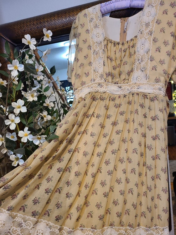 Vintage Romantic Floral Maxi Dress - image 2