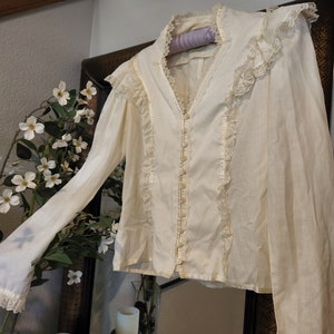 Vintage 70&#39;s Jessica&#39;s Gunnies Cream Victorian Button Down Blouse