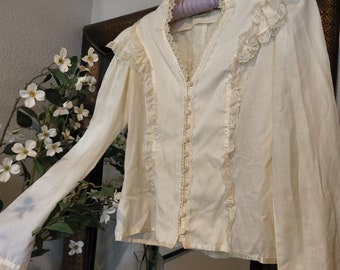 Vintage 70s Gunne Sax by Jessica Mcclintock White Pearl Button